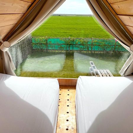 Lushna 8 Petite At Lee Wick Farm Cottages And Glamping Clacton-on-Sea Extérieur photo
